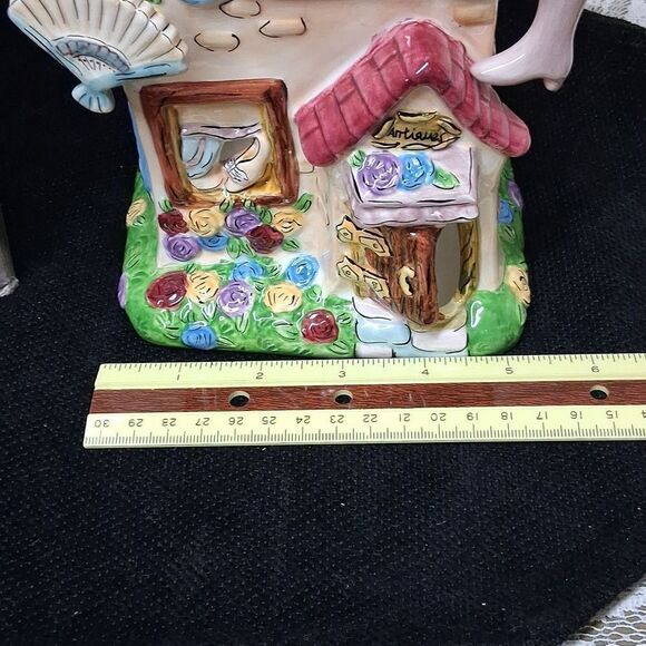 Victorian House Tealite Holder with box - Picture 8 of 11
